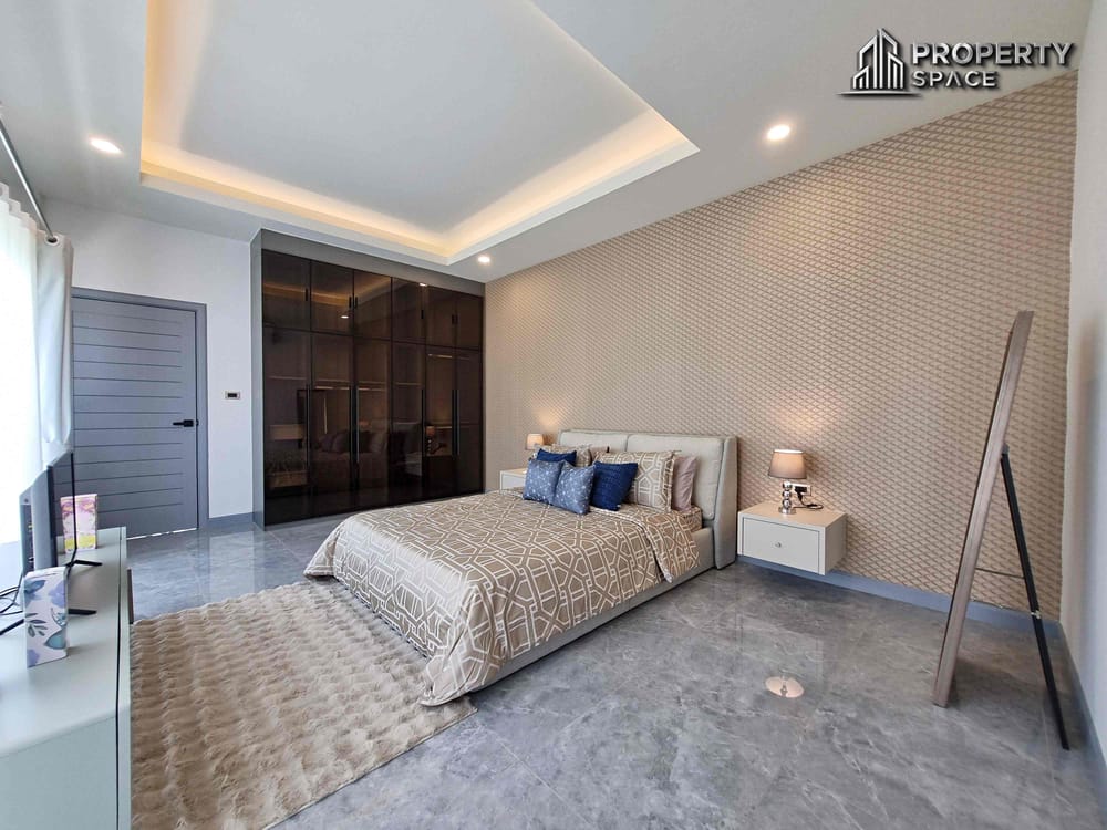 Premium Quality Luxury 4 Bedroom Pool Villa In Huay Yai For Sale Image 40