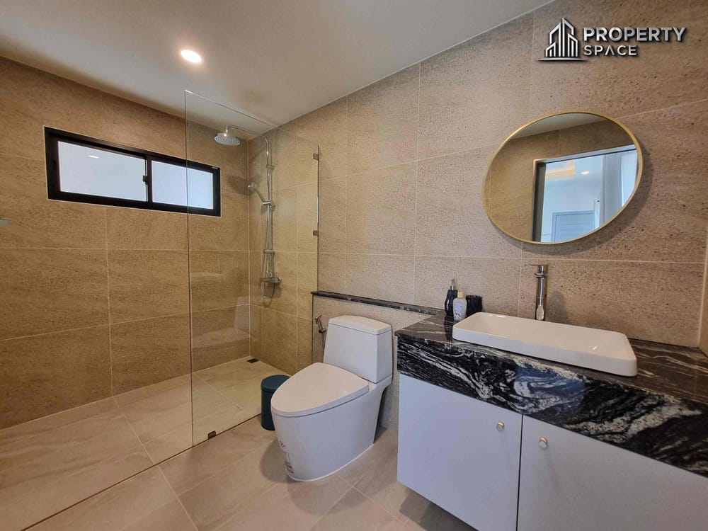 Premium Quality Luxury 4 Bedroom Pool Villa In Huay Yai For Sale Image 38