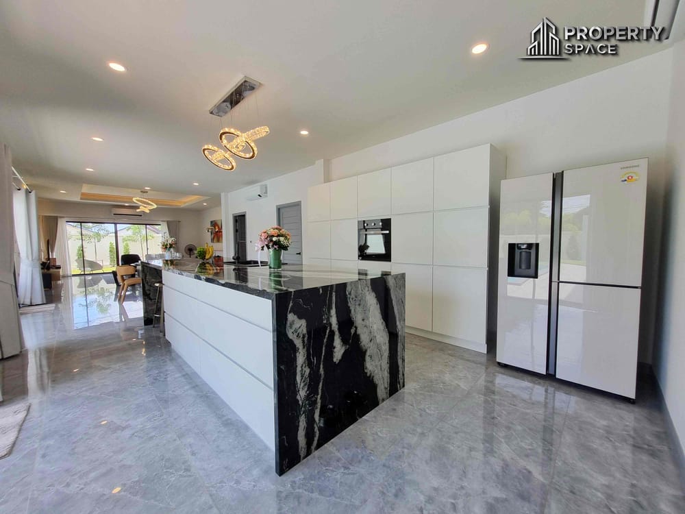 Premium Quality Luxury 4 Bedroom Pool Villa In Huay Yai For Sale Image 7