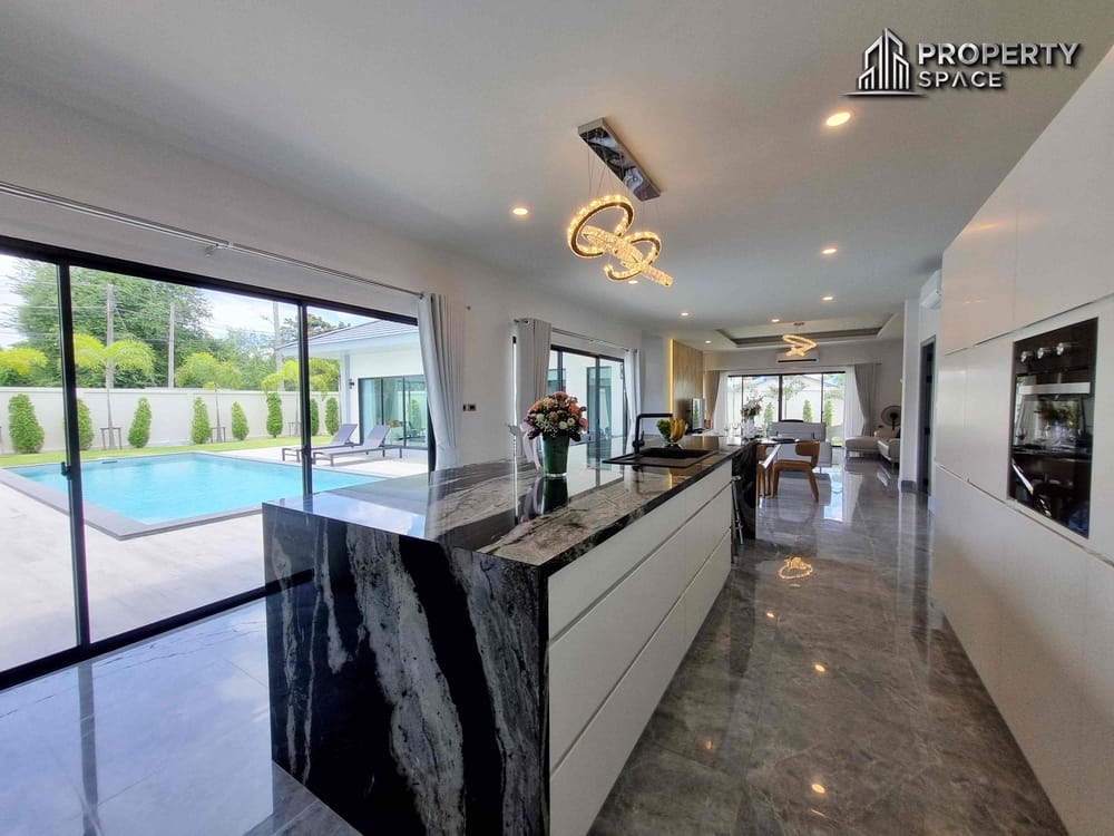 Premium Quality Luxury 4 Bedroom Pool Villa In Huay Yai For Sale Image 6