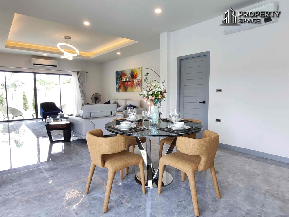 Premium Quality Luxury 4 Bedroom Pool Villa In Huay Yai For Sale Image 14