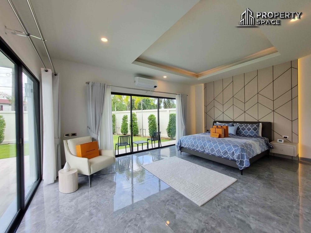 Premium Quality Luxury 4 Bedroom Pool Villa In Huay Yai For Sale Image 18