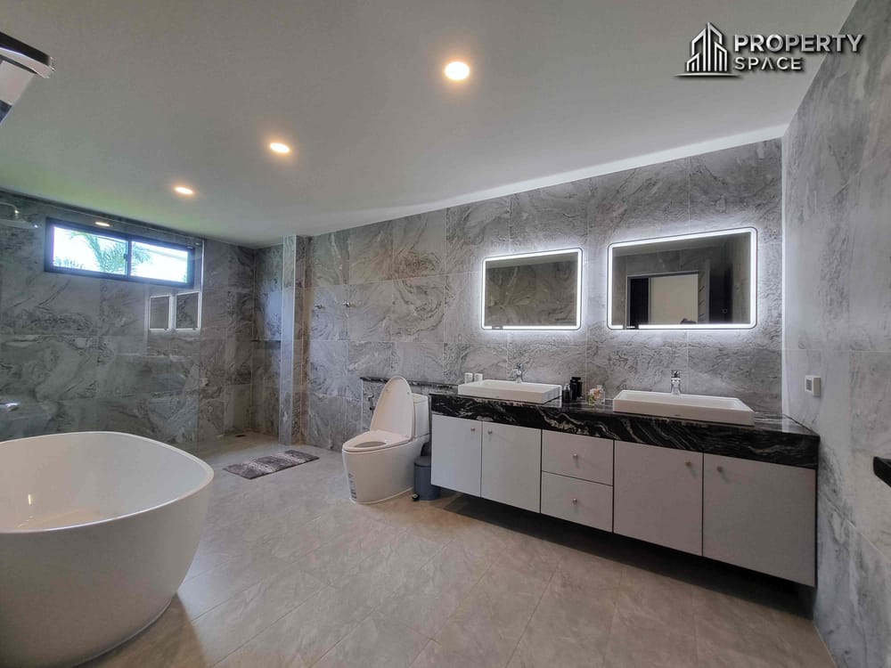 Premium Quality Luxury 4 Bedroom Pool Villa In Huay Yai For Sale Image 22