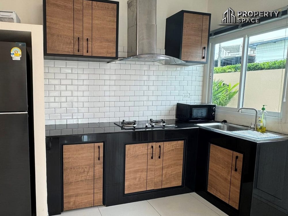 Pattaya Pet-Friendly 2-Storey 4 Bedroom Pool Villa in Baan Dusit Garden For Rent Image 7