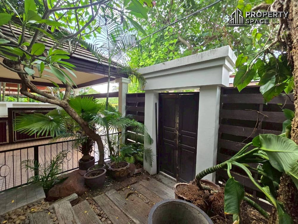 Pet-friendly 3 Bedroom Pool Villa In East Pattaya For Rent Image 39