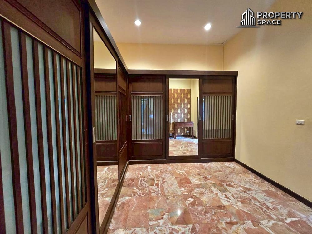Pet-friendly 3 Bedroom Pool Villa In East Pattaya For Rent Image 18