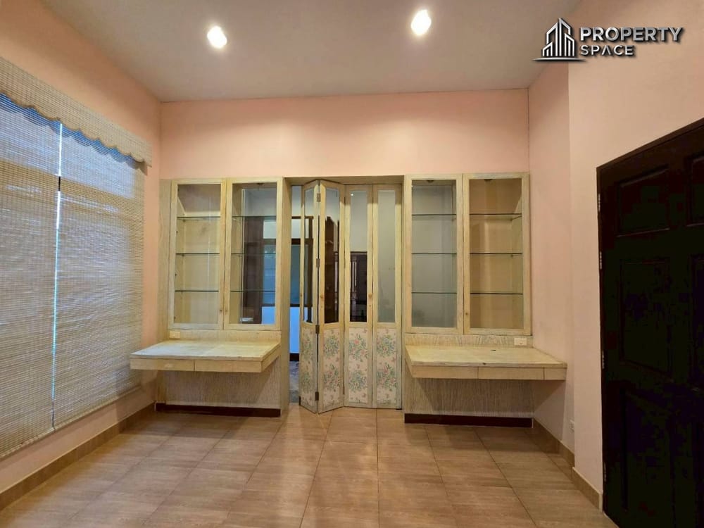 Pet-friendly 3 Bedroom Pool Villa In East Pattaya For Rent Image 24