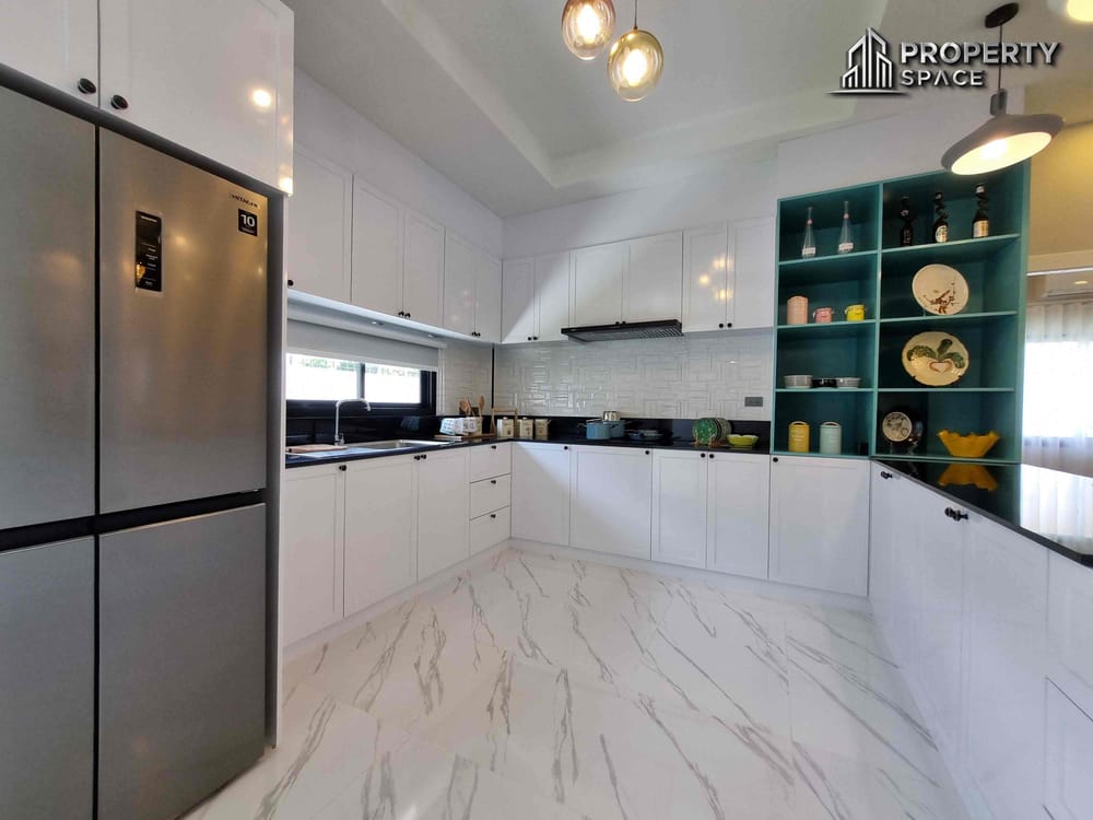 Brand New 4 Bedroom Modern Pool Villa In East Pattaya For Sale Image 12