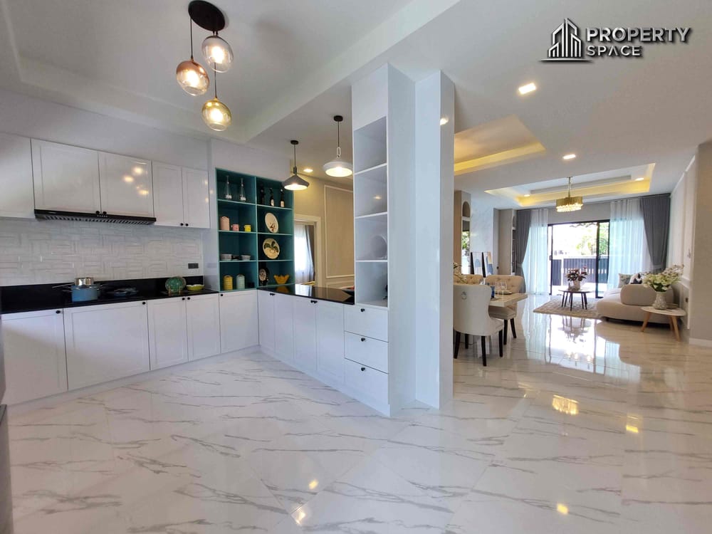 Brand New 4 Bedroom Modern Pool Villa In East Pattaya For Sale Image 11