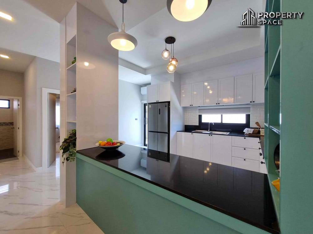 Brand New 4 Bedroom Modern Pool Villa In East Pattaya For Sale Image 14