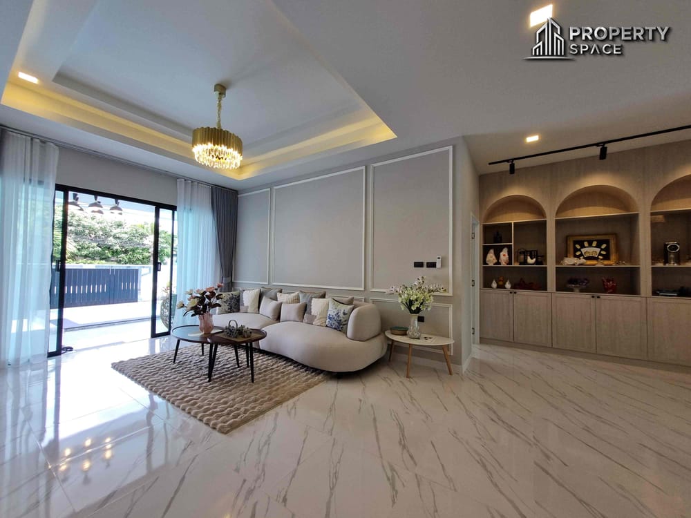 Brand New 4 Bedroom Modern Pool Villa In East Pattaya For Sale Image 8
