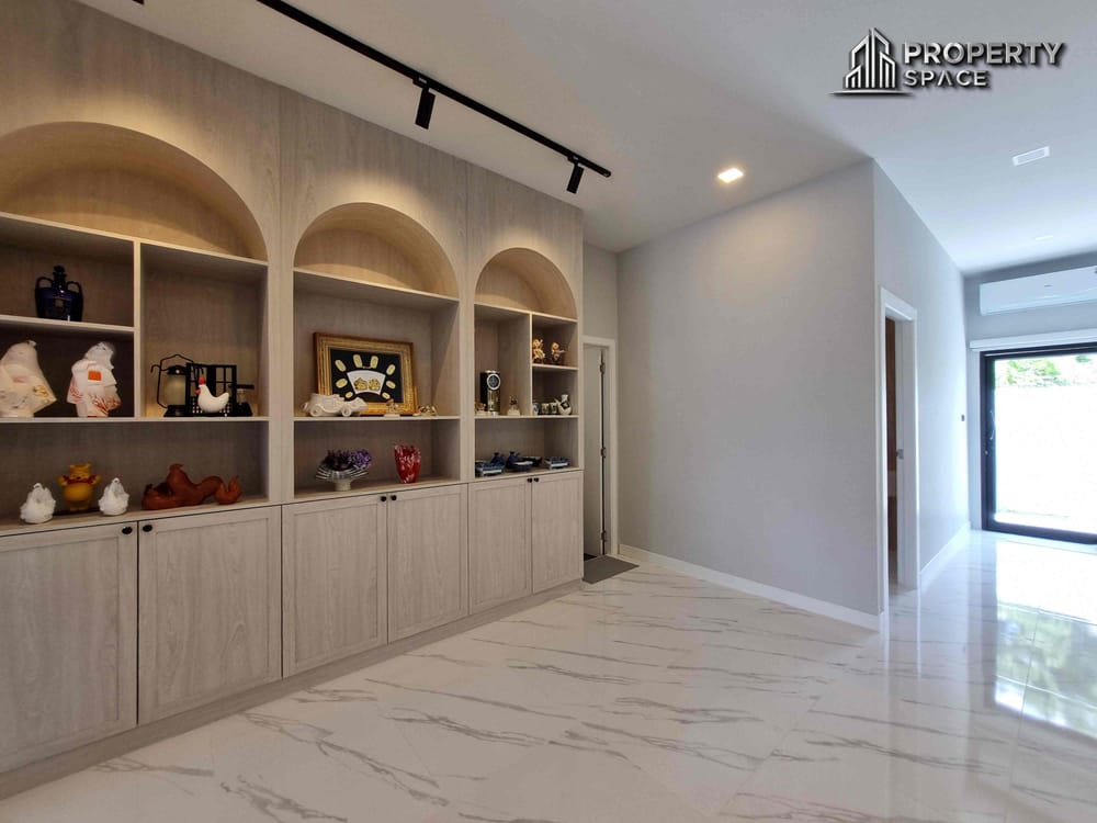 Brand New 4 Bedroom Modern Pool Villa In East Pattaya For Sale Image 15