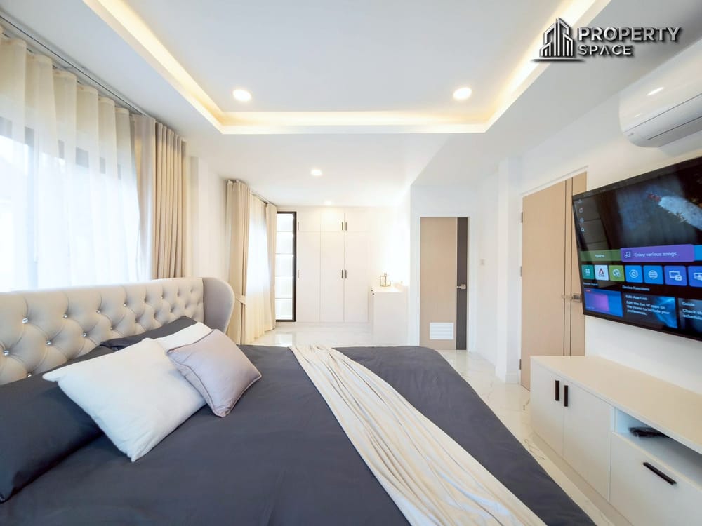 Brand New 2 Story 5 Bedroom Pool Villa Near Jomtien beach For Sale Image 11