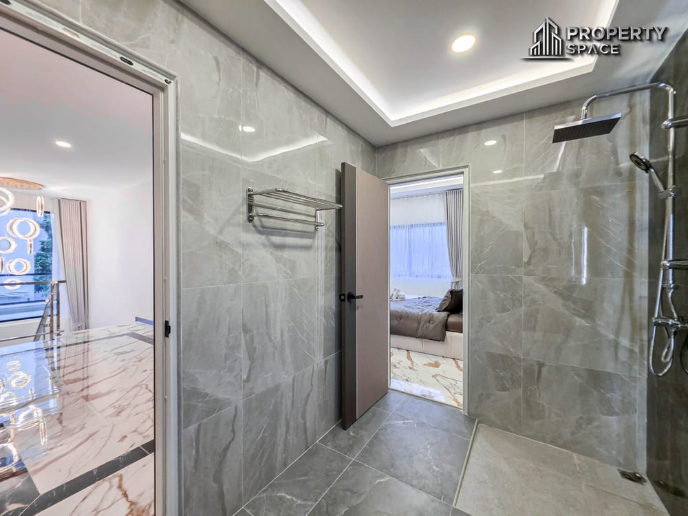 Brand New Luxury Huge 5 bedroom Pool Villa Near Jomtien Beach For Sale Image 24