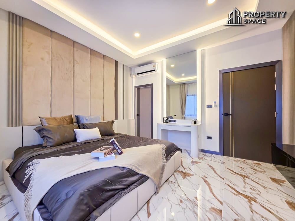 Brand New Luxury Huge 5 bedroom Pool Villa Near Jomtien Beach For Sale Image 25