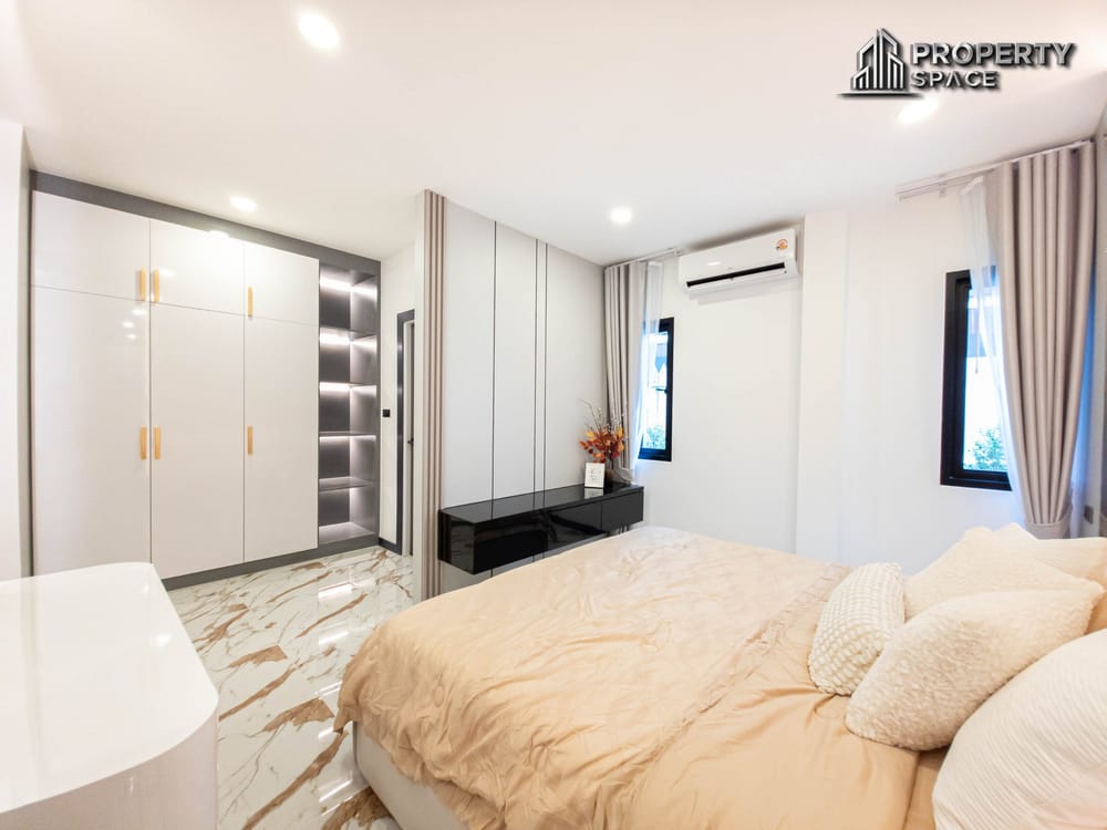 Brand New Luxury Huge 5 bedroom Pool Villa Near Jomtien Beach For Sale Image 44