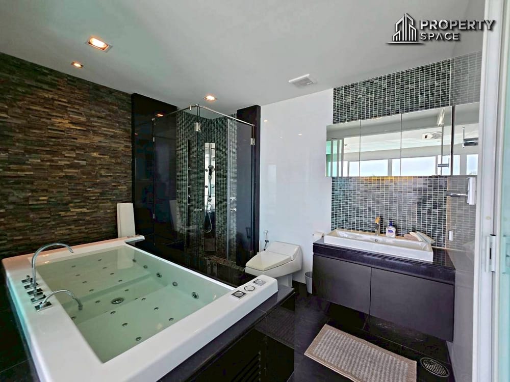 Stunning 2-Bedroom Condo in Ananya Beachfront Naklua For Rent  Image 22