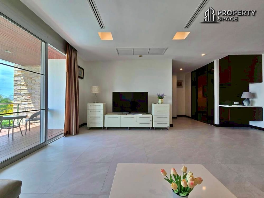 Stunning 2-Bedroom Condo in Ananya Beachfront Naklua For Rent  Image 7