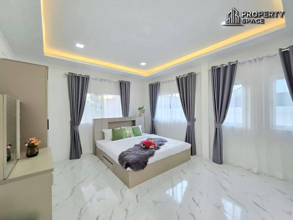 Modern Corner Single-Detached 3-Bedroom House In Huai Yai For Sale Image 10