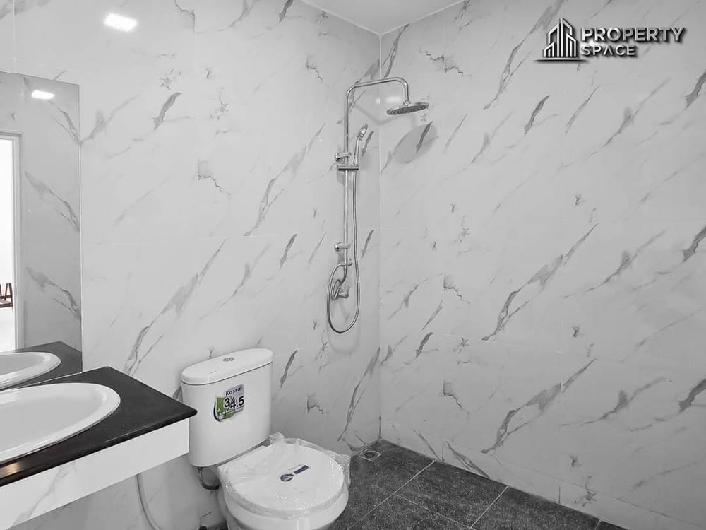 Modern Corner Single-Detached 3-Bedroom House In Huai Yai For Sale Image 19