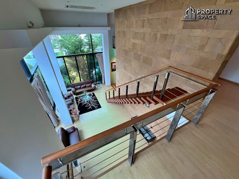 Stylish 3 Bedroom Pool Villa With Guesthouse In East Pattaya For Sale Image 8