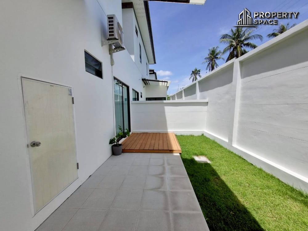 Brand New 4 Bedroom House In Secured Compound In Huay Yai Pattaya For Sale Image 20