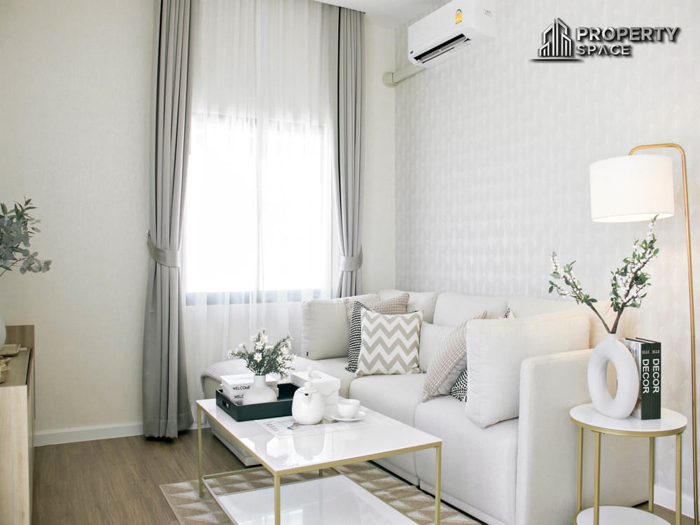 Brand New 4 Bedroom Detached House In Secured Compound In Huay Yai Pattaya For Sale Image 4