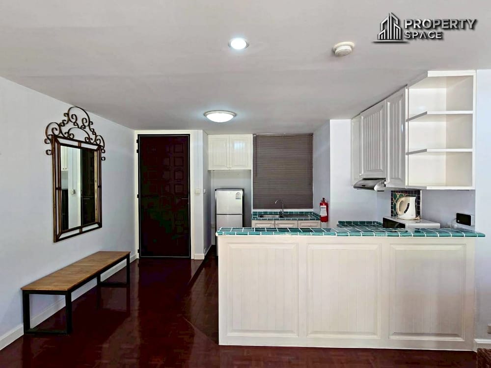Spacious 2 Bedroom Condo Just 30 Meters From Jomtien Beach For Rent Image 9