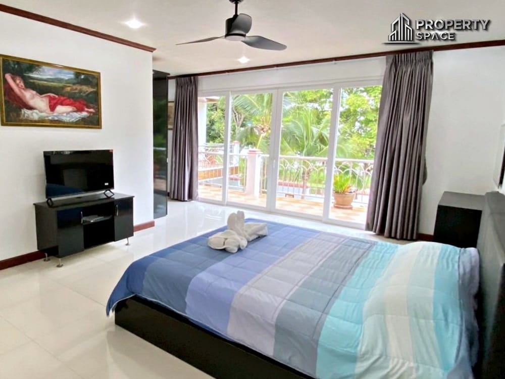 Luxury Spacious 4 Bedroom Pool Villa In Na Jomtien Pattaya For Rent Image 18