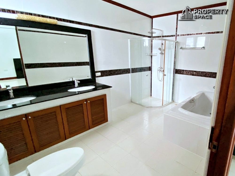 Luxury Spacious 4 Bedroom Pool Villa In Na Jomtien Pattaya For Rent Image 21