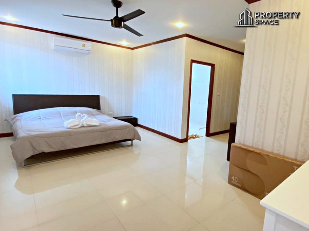 Luxury Spacious 4 Bedroom Pool Villa In Na Jomtien Pattaya For Rent Image 15