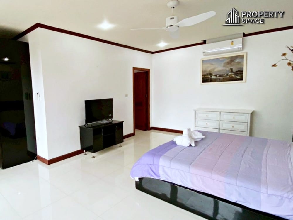 Luxury Spacious 4 Bedroom Pool Villa In Na Jomtien Pattaya For Rent Image 17