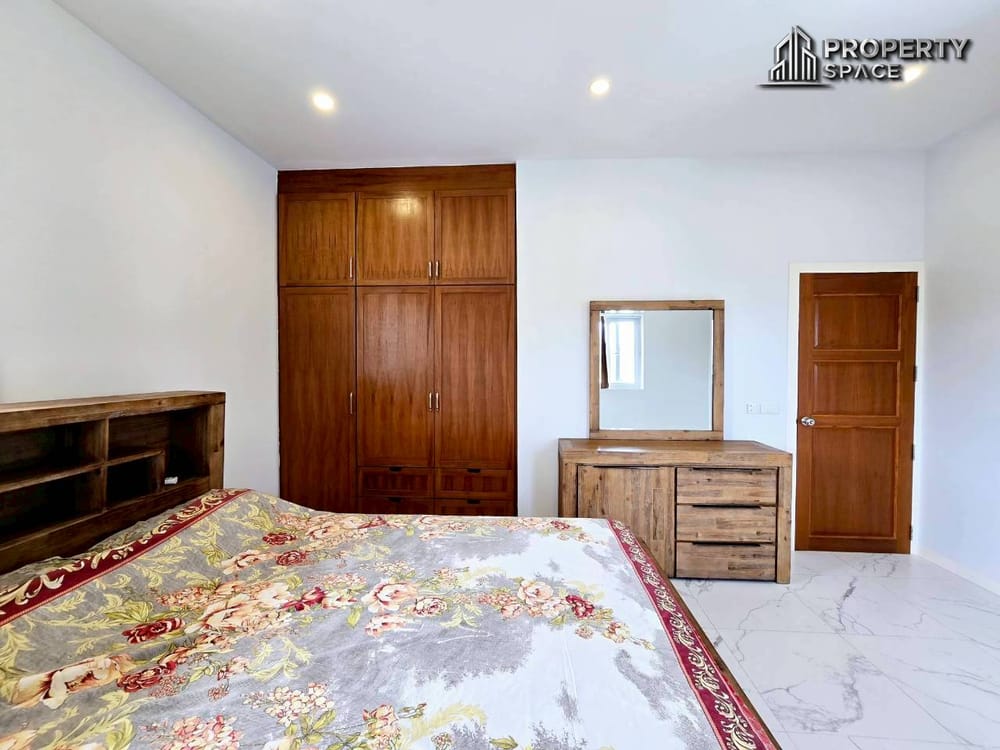 Pet-Friendly 2-Bedroom Pool Villa in East Pattaya For Rent Image 19