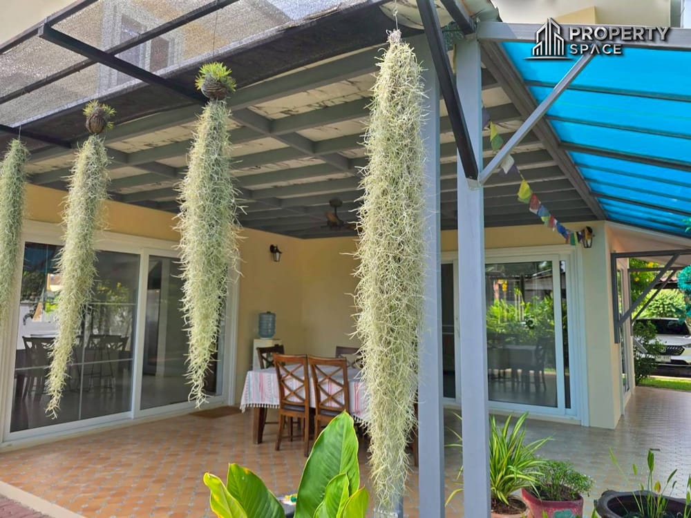 Pet-Friendly 2-Bedroom Pool Villa in East Pattaya For Rent Image 24
