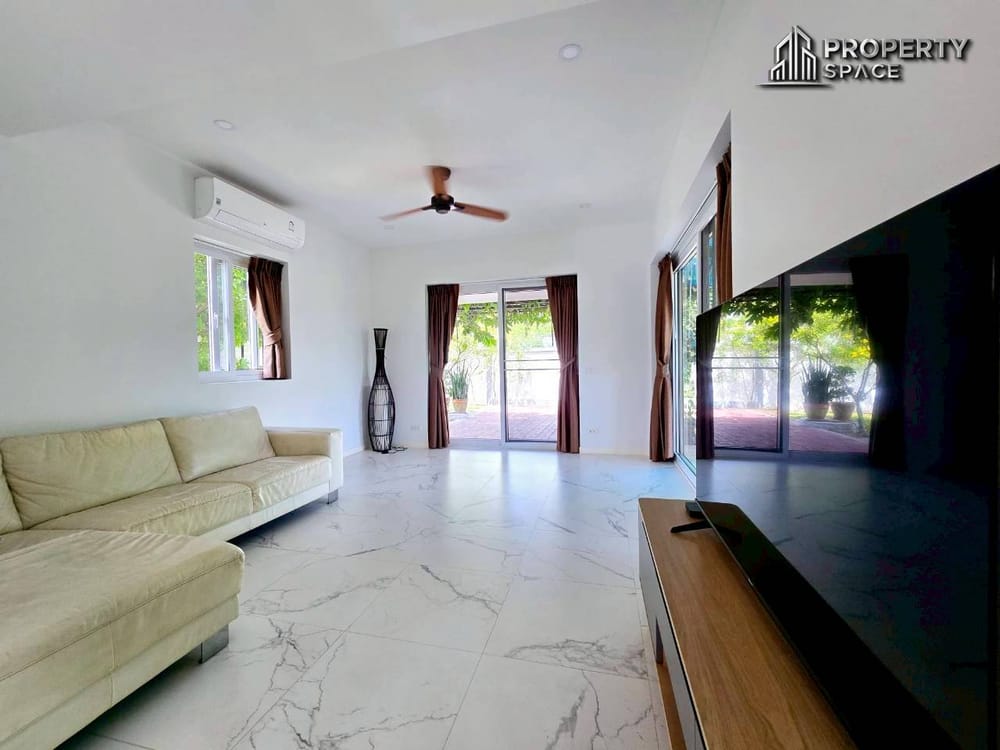 Pet-Friendly 2-Bedroom Pool Villa in East Pattaya For Rent Image 6