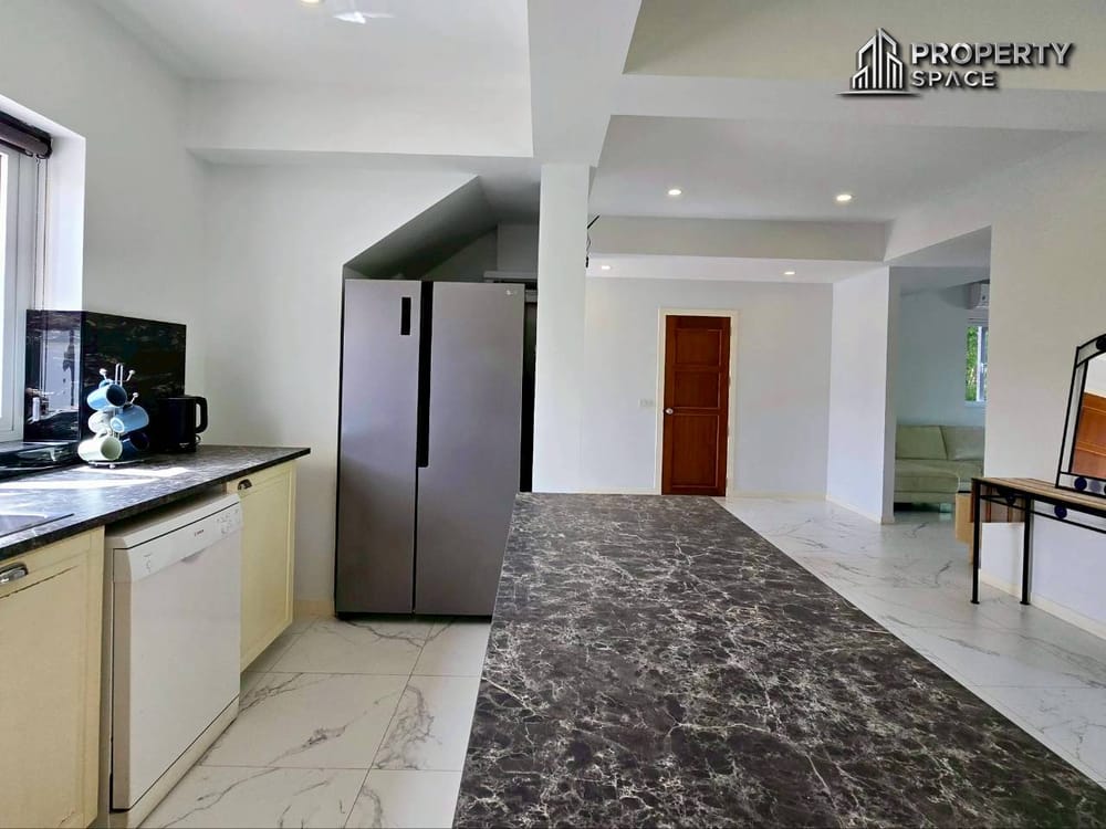 Pet-Friendly 2-Bedroom Pool Villa in East Pattaya For Rent Image 11