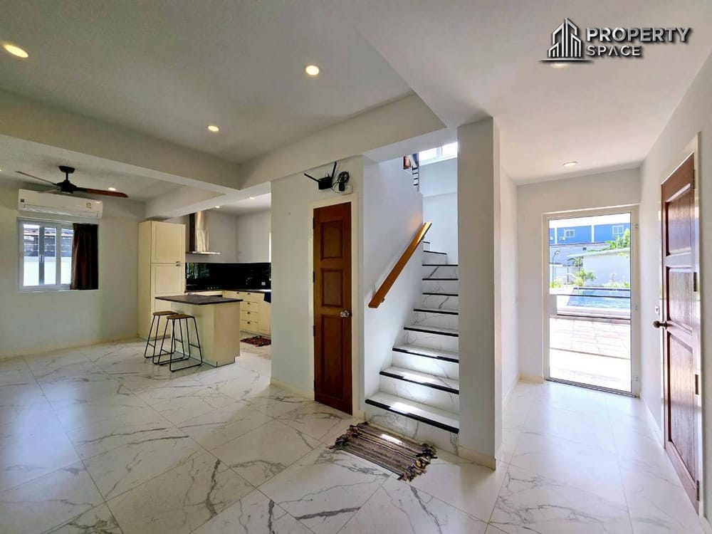 Pet-Friendly 2-Bedroom Pool Villa in East Pattaya For Rent Image 12