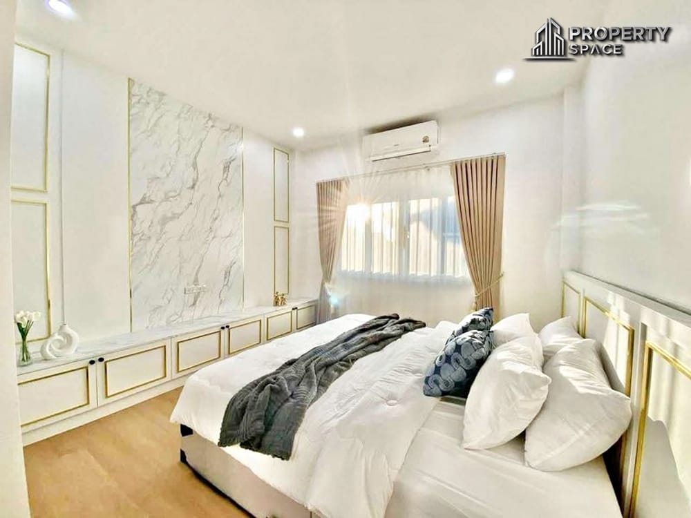 Modern 4-Bedroom Detached House in Sirin Village East Pattaya For Sale Image 4
