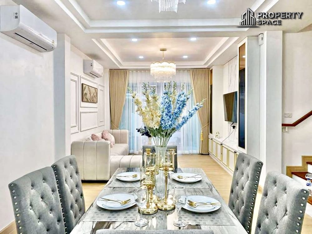 Modern 4-Bedroom Detached House in Sirin Village East Pattaya For Sale Image 7