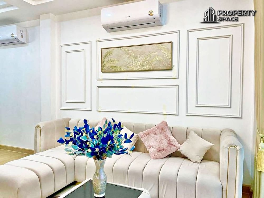 Modern 4-Bedroom Detached House in Sirin Village East Pattaya For Sale Image 5