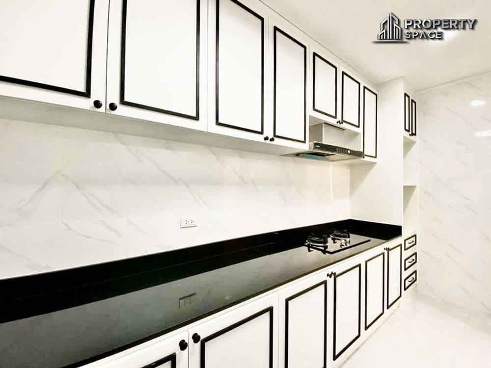 Modern 4-Bedroom Detached House in Sirin Village East Pattaya For Sale Image 9