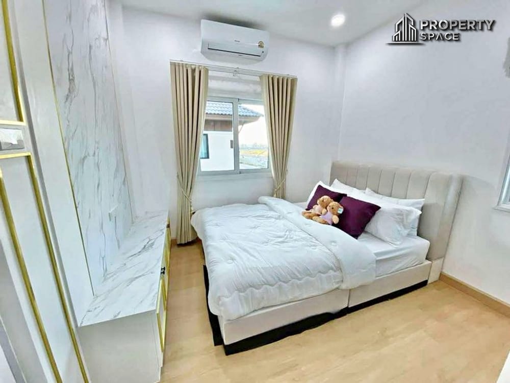 Modern 4-Bedroom Detached House in Sirin Village East Pattaya For Sale Image 12