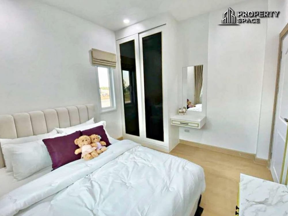 Modern 4-Bedroom Detached House in Sirin Village East Pattaya For Sale Image 13