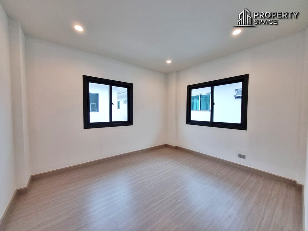 Brand New 4 Bedroom Detached House In Supalai Parkville Pattaya For Sale Image 20