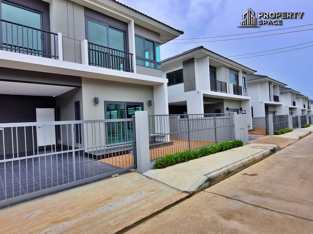 Brand New 4 Bedroom Detached House In Supalai Parkville Pattaya For Sale Image 3
