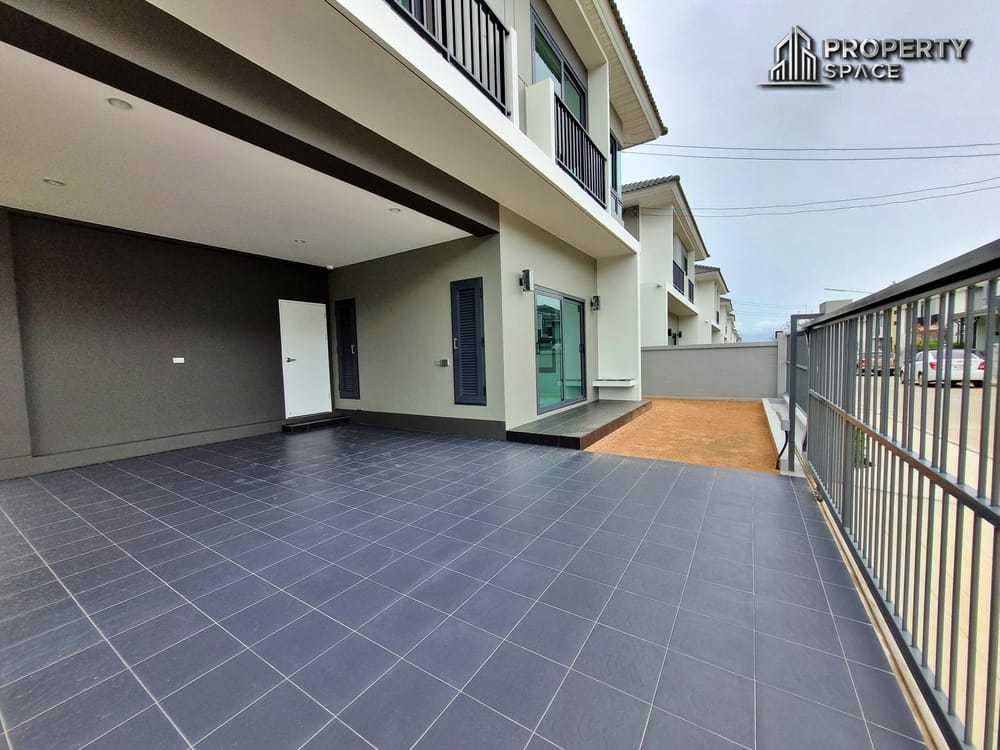 Brand New 4 Bedroom Detached House In Supalai Parkville Pattaya For Sale Image 4