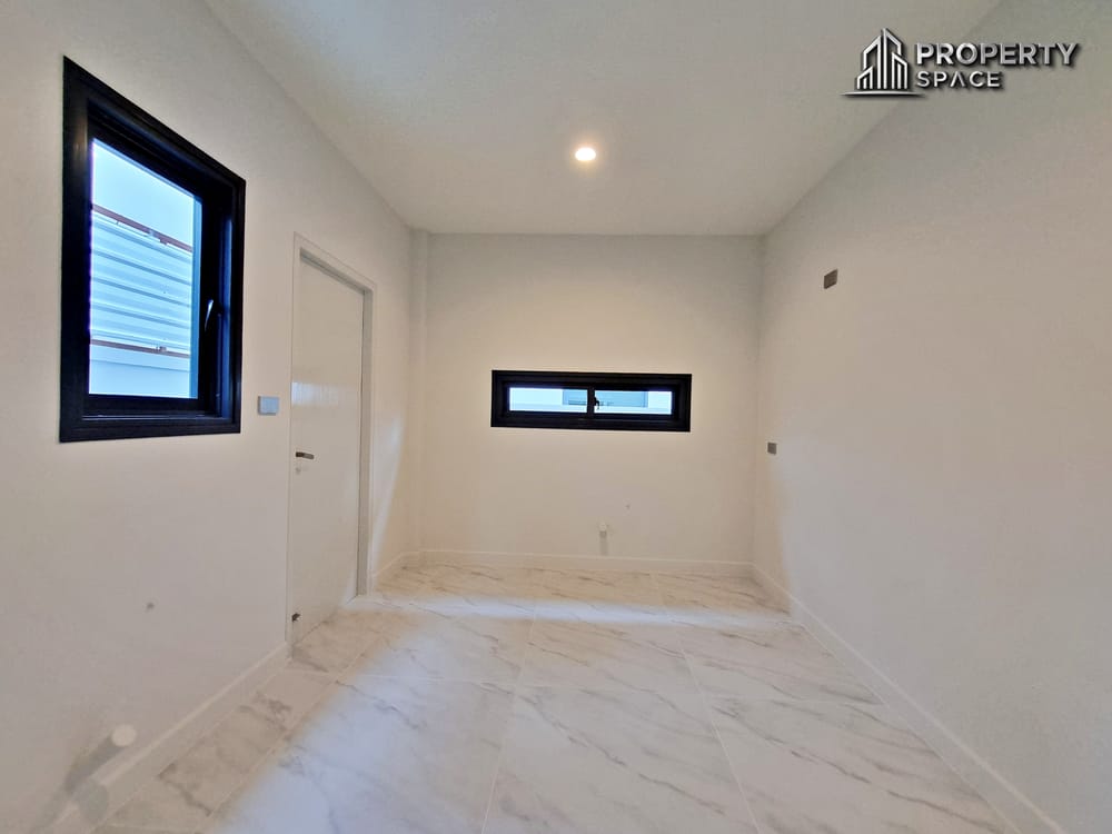 Brand New 4 Bedroom Detached House In Supalai Parkville Pattaya For Sale Image 10