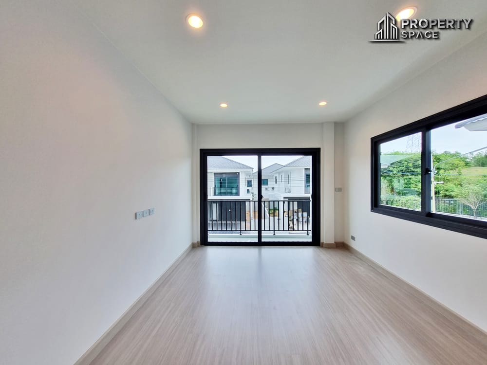 Brand New 4 Bedroom Detached House In Supalai Parkville Pattaya For Sale Image 15