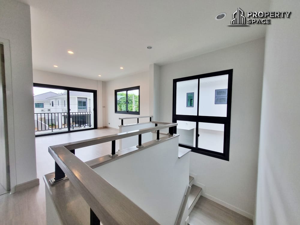 Brand New 4 Bedroom Detached House In Supalai Parkville Pattaya For Sale Image 14