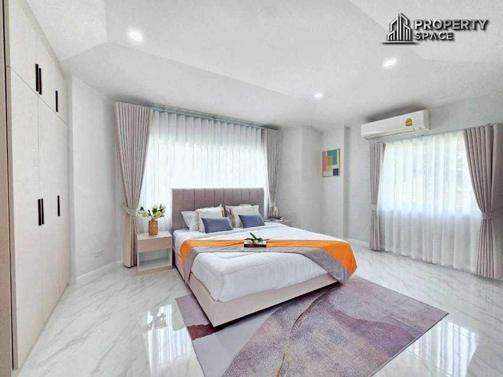 Luxurious 4-Bedroom Pool Villa With Stylish Interiors In East Pattaya For Sale Image 16